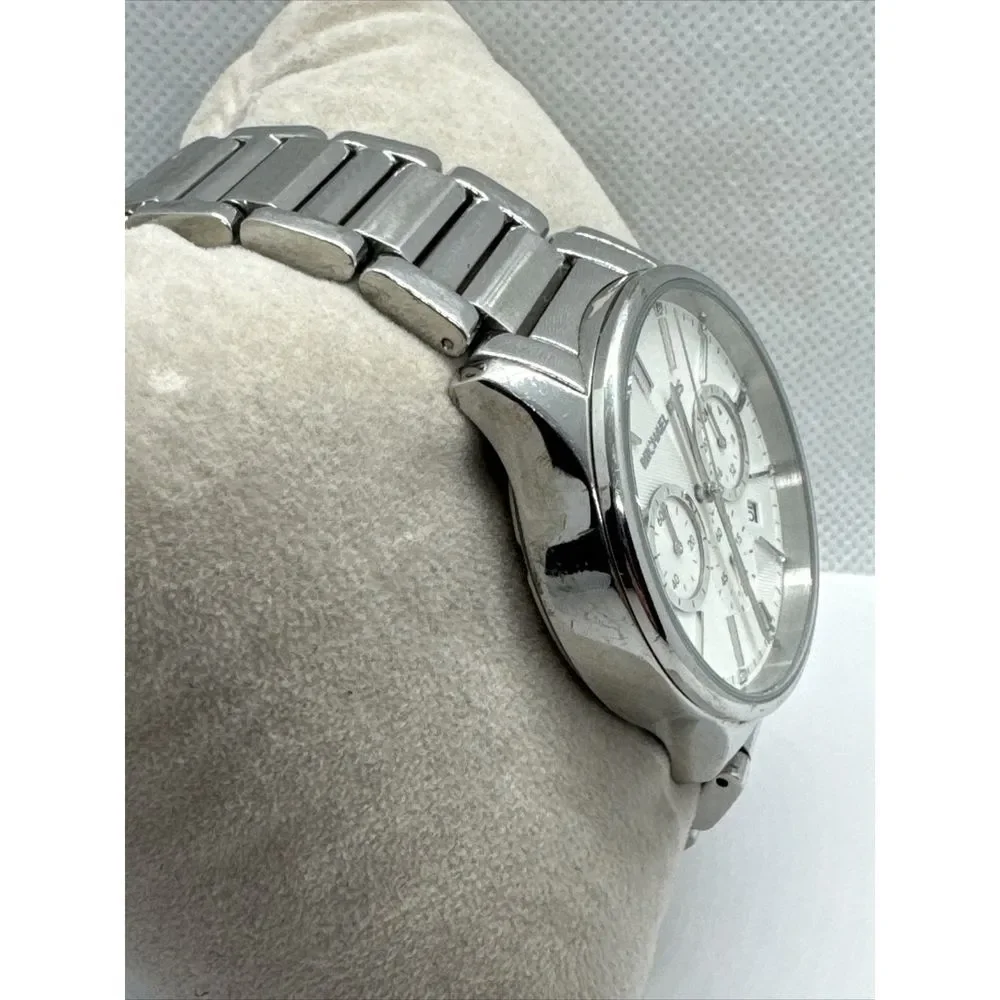 Michael Kors MK5985 Women Silver Stainless Steel Analog Dial Quartz Watch JNA744